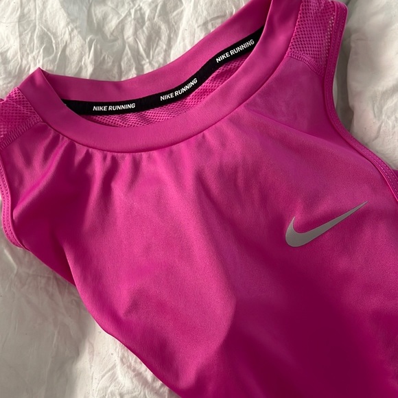 Nike Tank Top - Picture 4 of 4